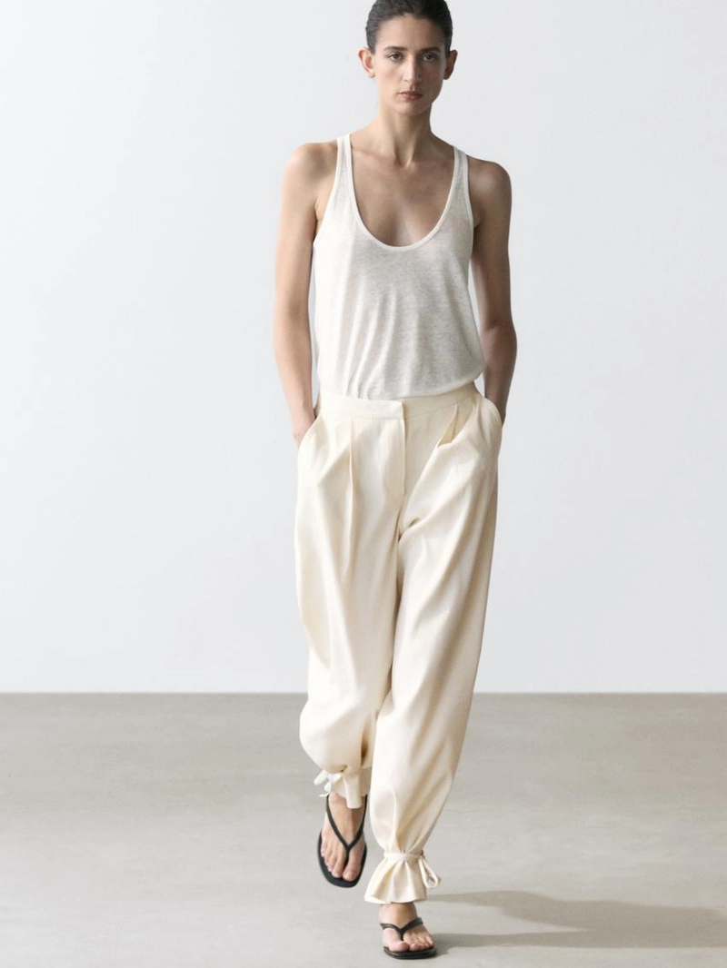 Брюки свободного кроя с завышенной талией