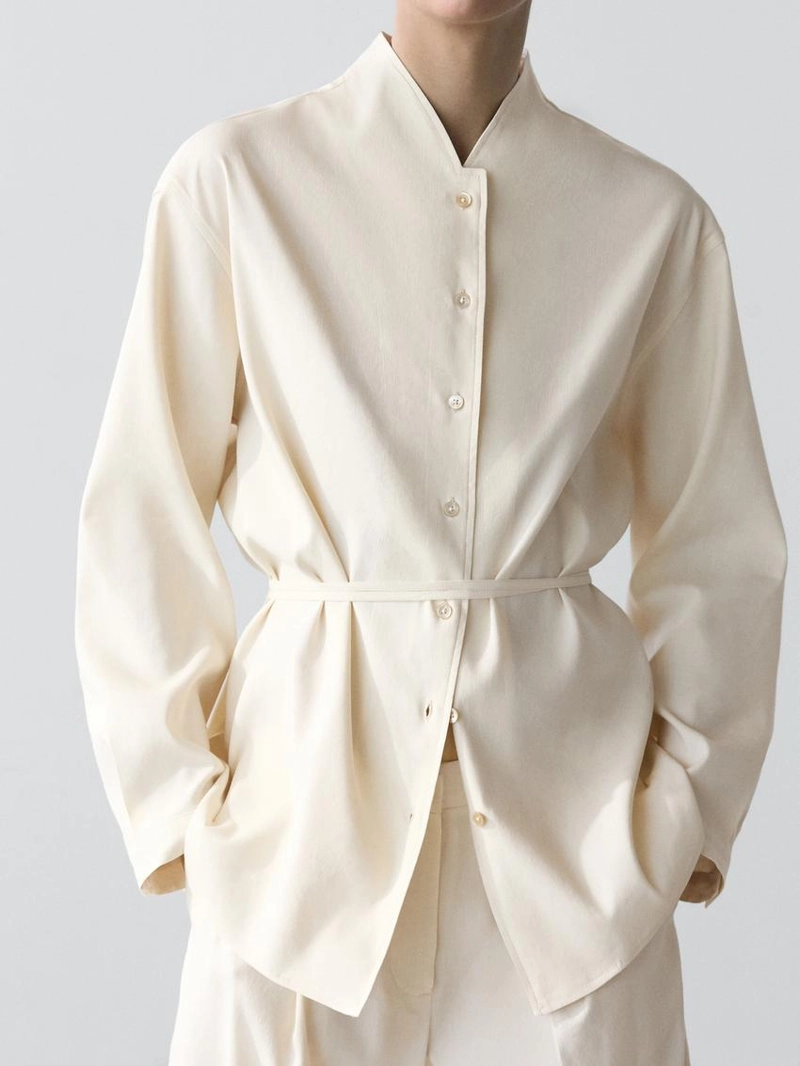 Потоковая рубашка с деталями воротника