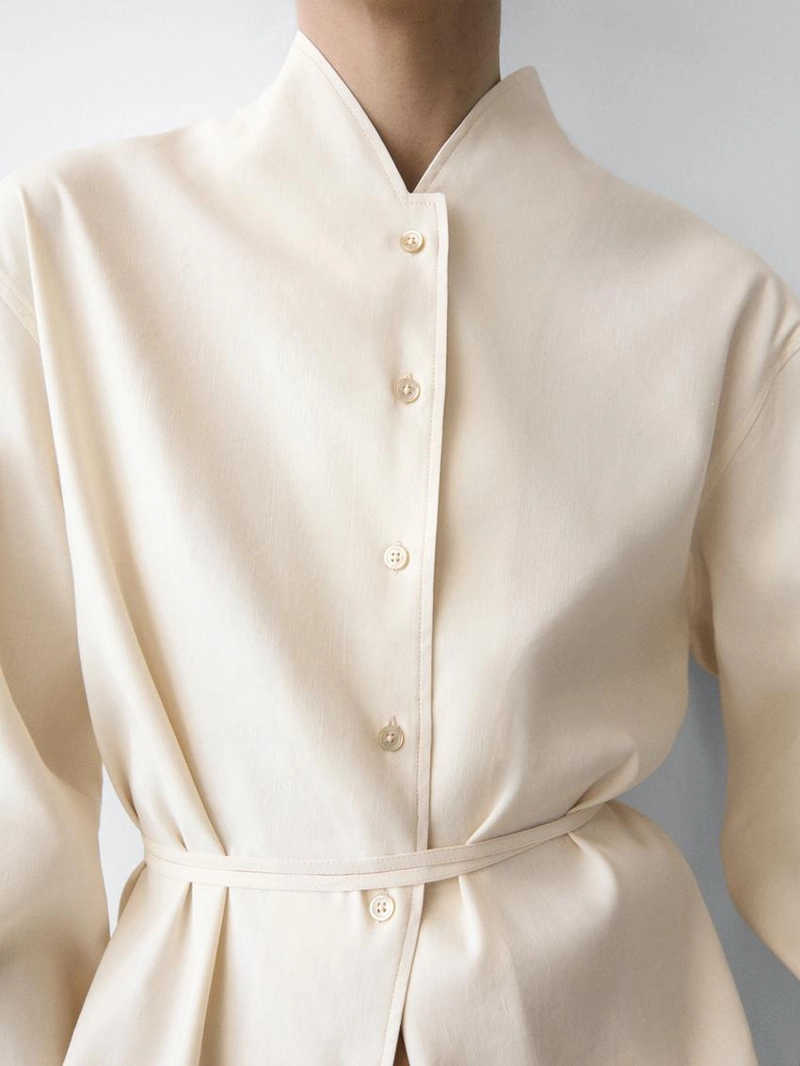 Потоковая рубашка с деталями воротника