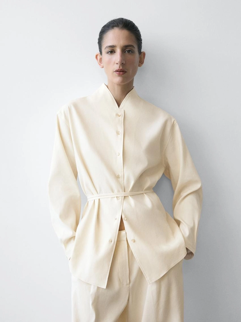 Потоковая рубашка с деталями воротника