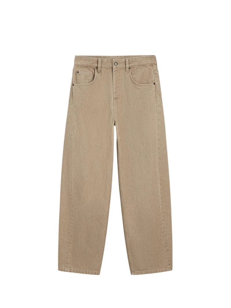 Джинсы с завышенной талией и объемом в районе бедер