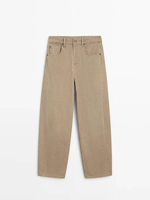 Джинсы с завышенной талией и объемом в районе бедер- Заказать в России