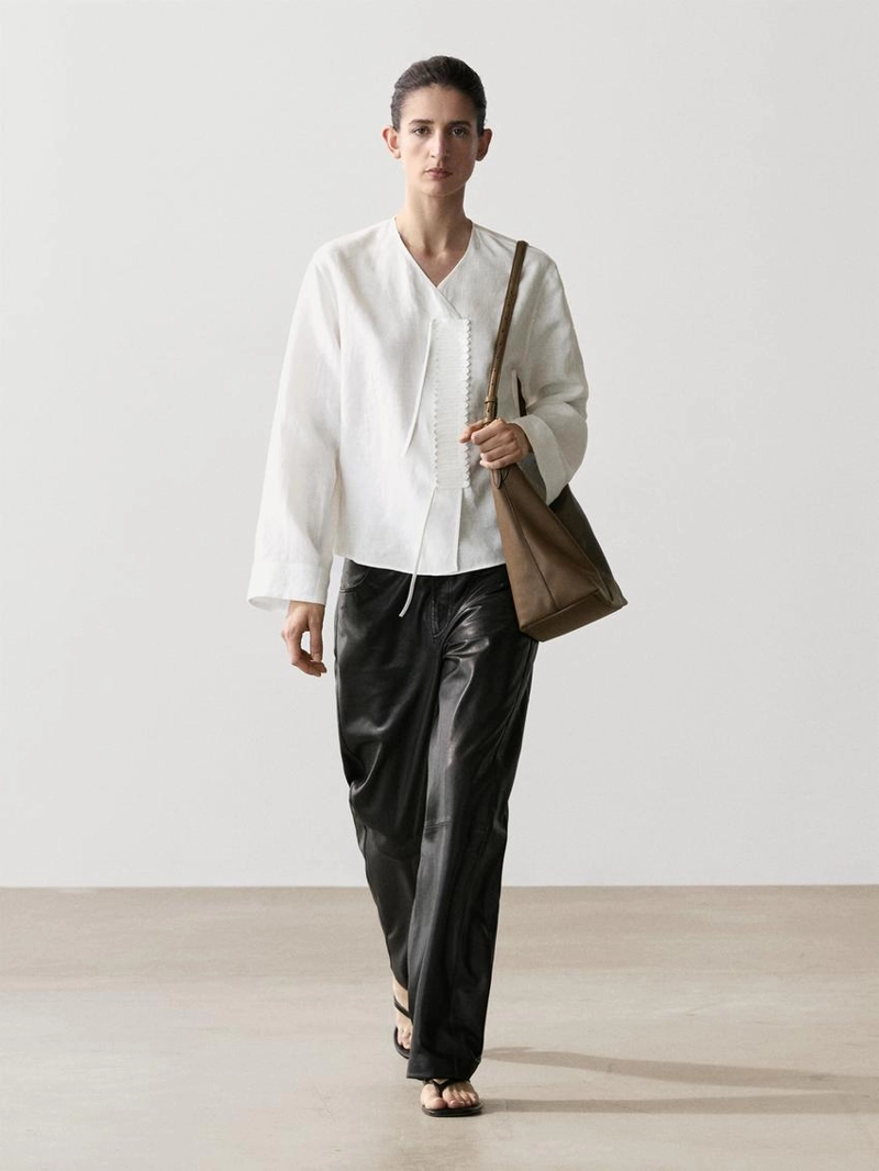 Рубашка с деталями на груди