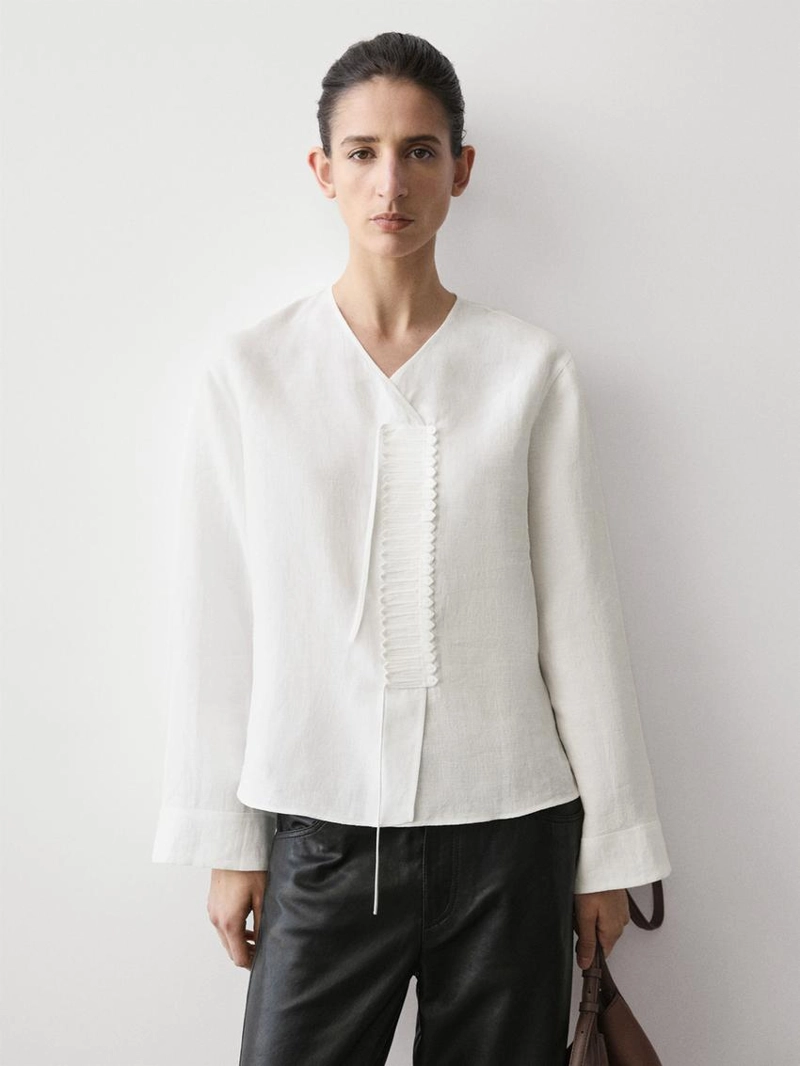 Рубашка с деталями на груди