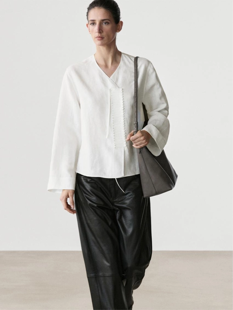 Рубашка с деталями на груди