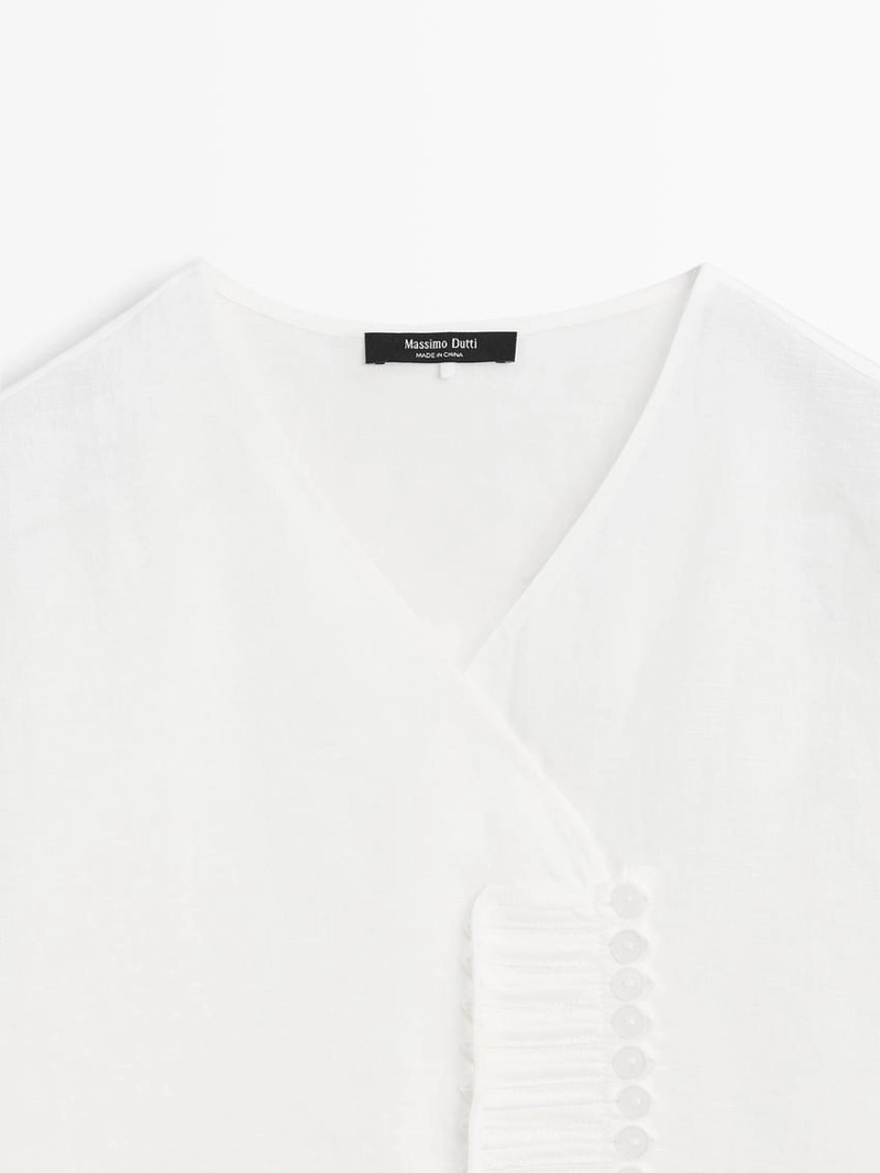 Рубашка с деталями на груди