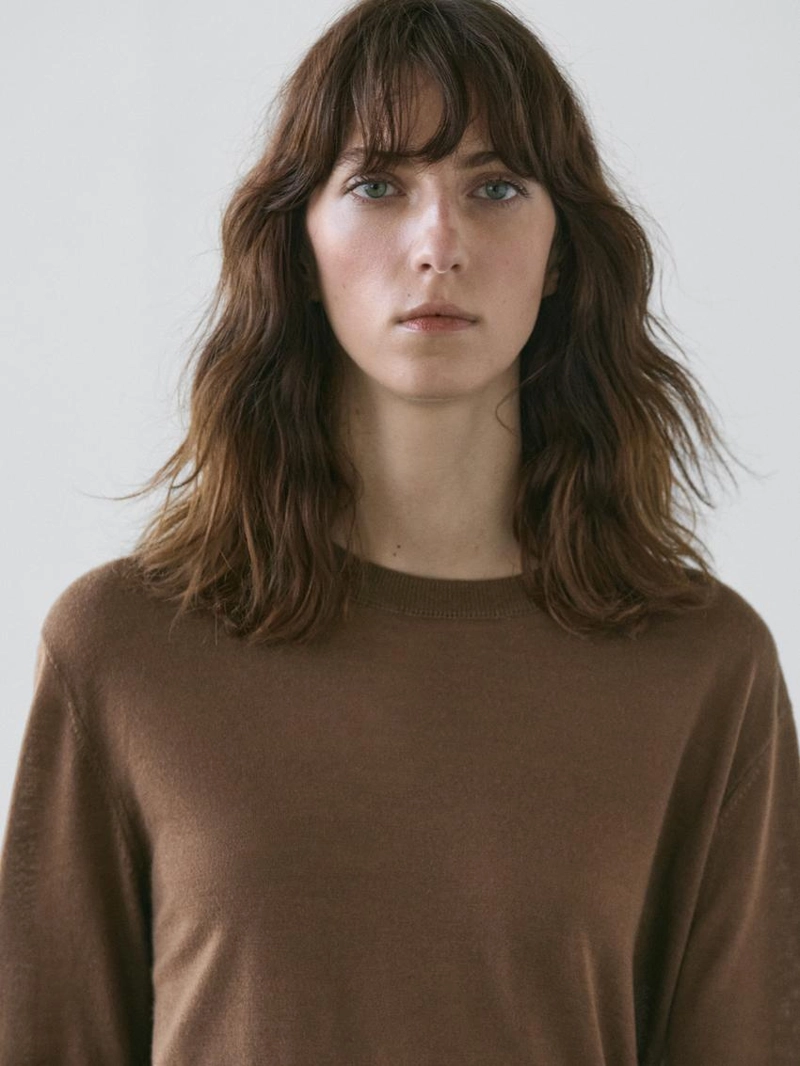 Свитер из тонкой шерсти с круглым вырезом