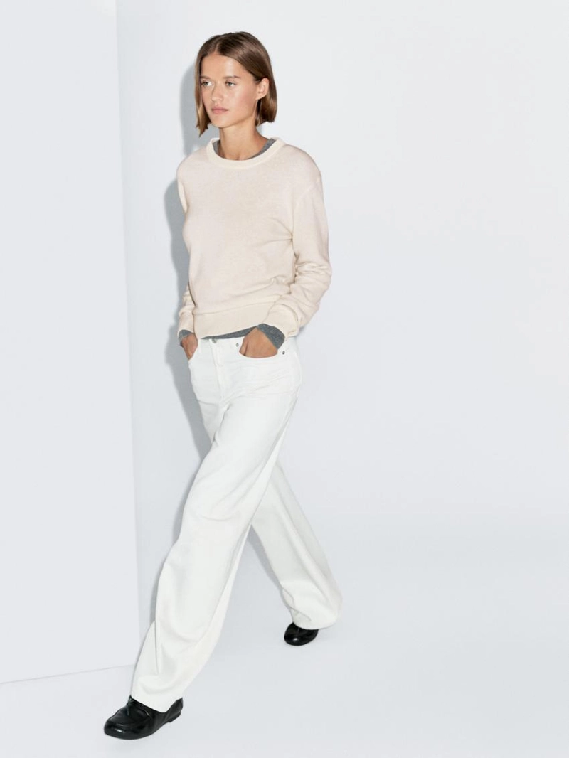 Свитер из шерстяной смеси с круглым вырезом