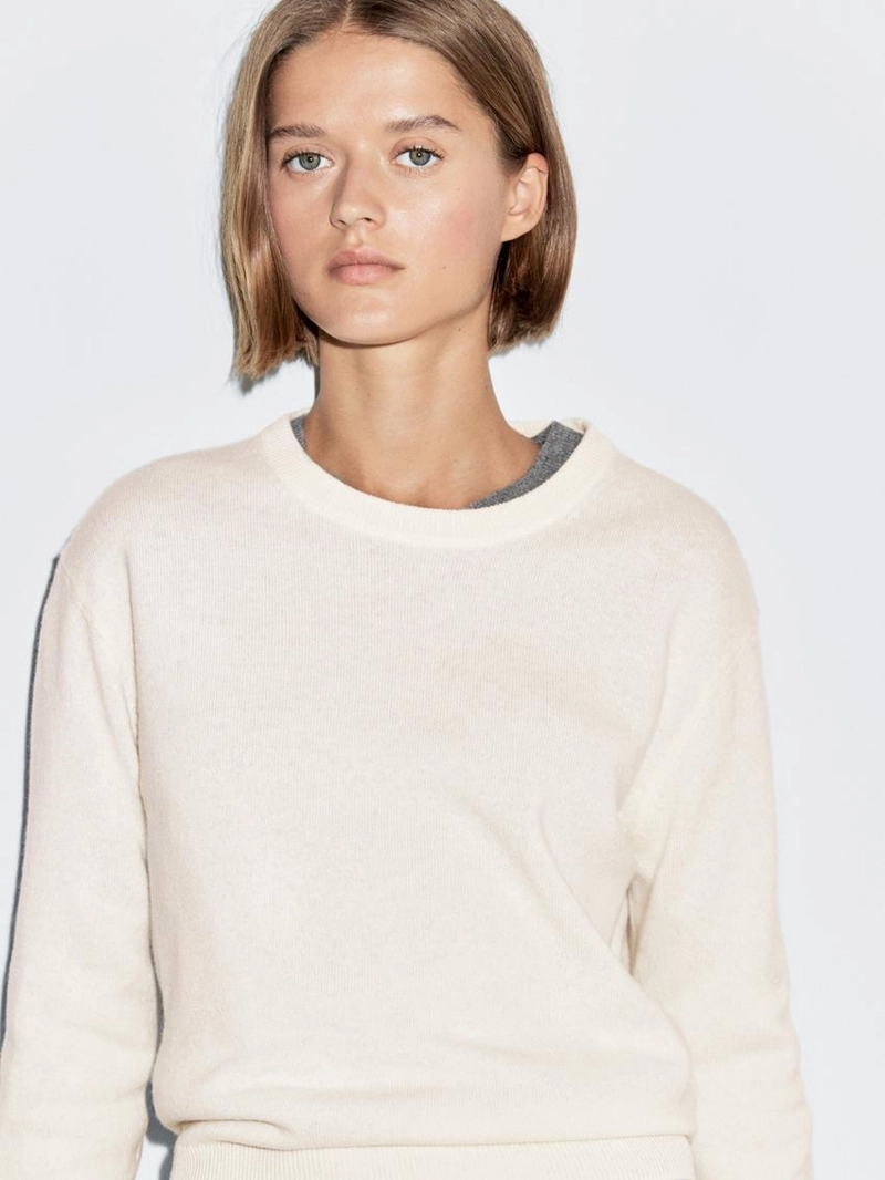 Свитер из шерстяной смеси с круглым вырезом