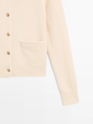 Кардиган из вязаного полотна с пуговицами из золота- Заказать в России