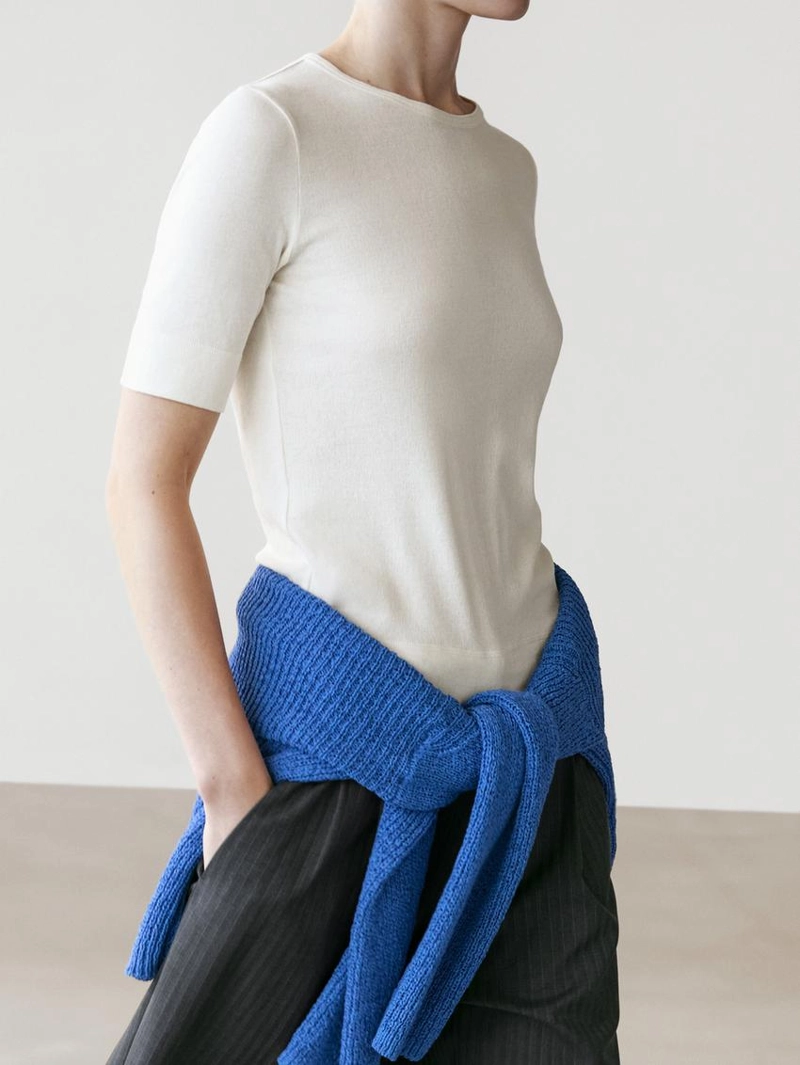 Футболка из хлопкового смесового материала