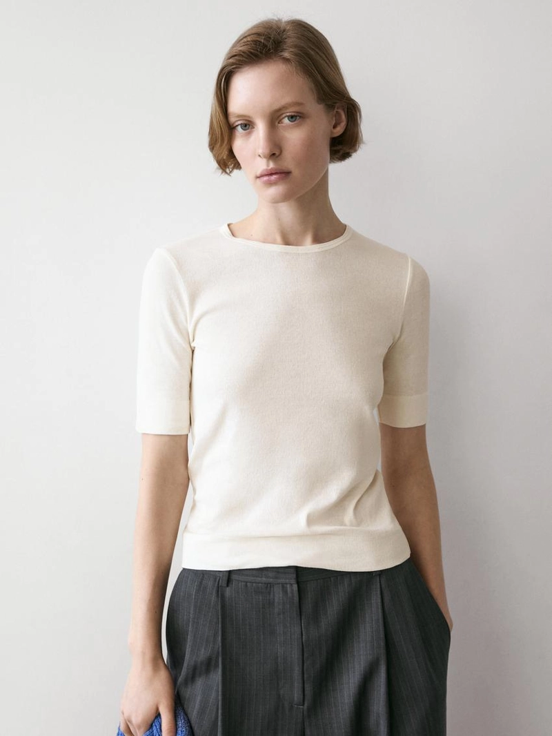 Футболка из хлопкового смесового материала