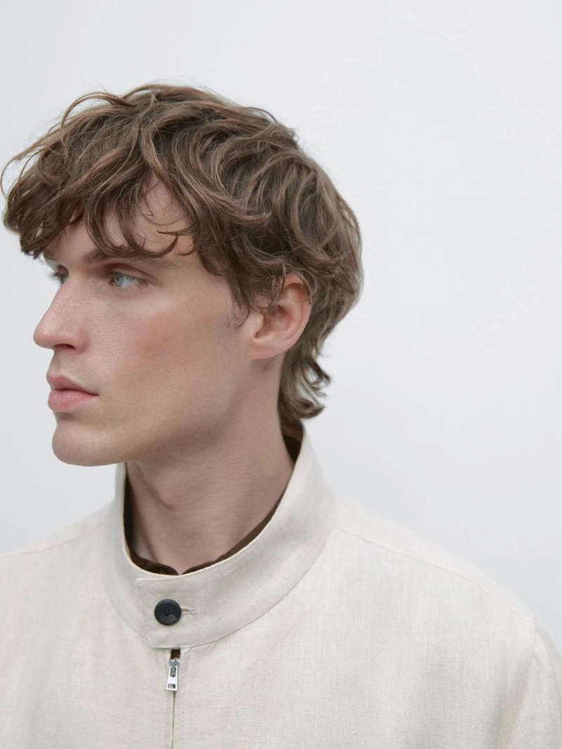 Короткий льняной пиджак с вставкой из штаниной