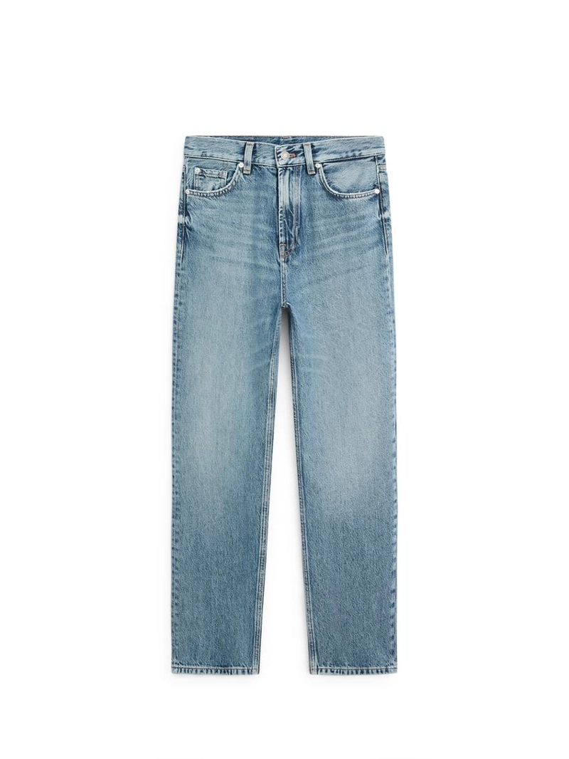 Джинсы с прямыми брючинами и высокой посадкой