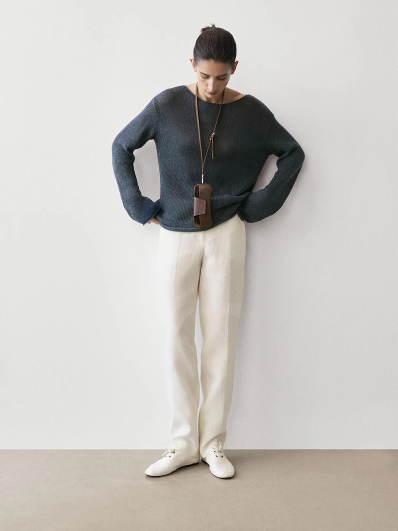 Свитер из смесовой хлопковой вязки с вырезами