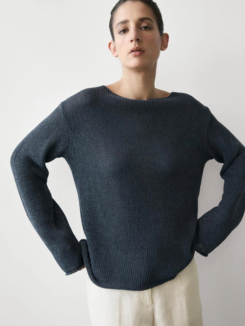 Свитер из смесовой хлопковой вязки с вырезами