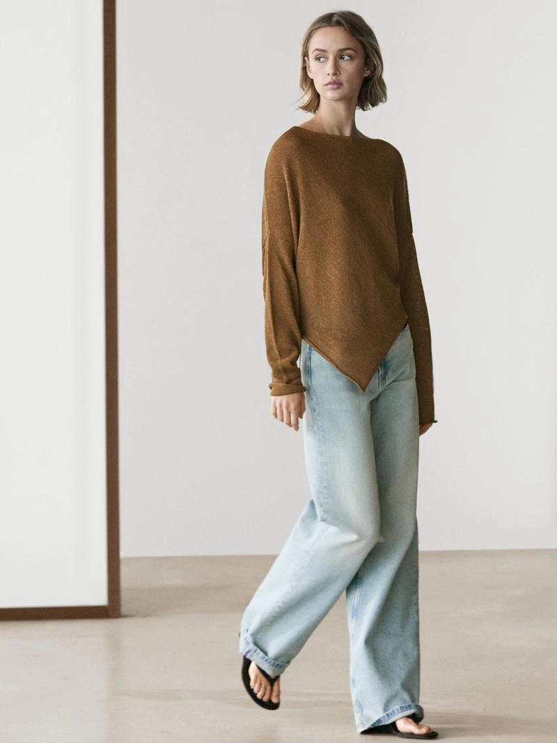 Кофта-пончо с ассиметричным вязаным узором