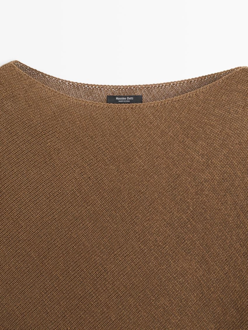 Кофта-пончо с ассиметричным вязаным узором