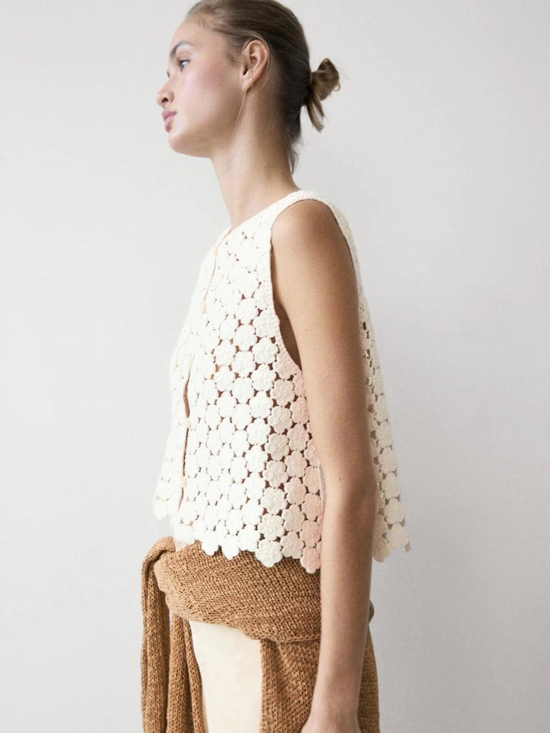 Хлопковый жилет с кружевными цветами