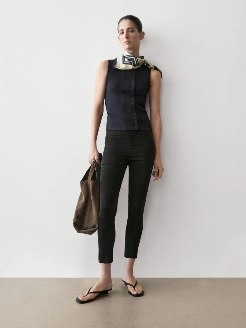 Топ из хлопково-синтетической смеси с деталями планки