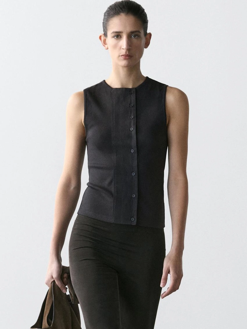 Топ из хлопково-синтетической смеси с деталями планки