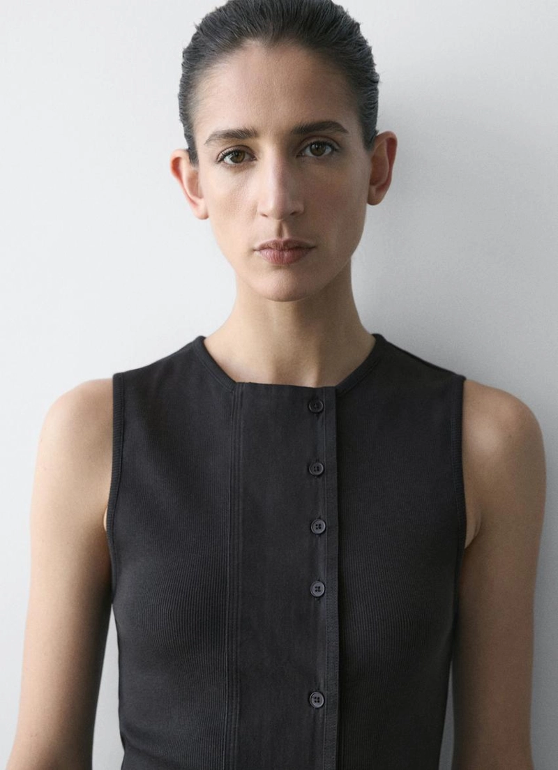 Топ из хлопково-синтетической смеси с деталями планки