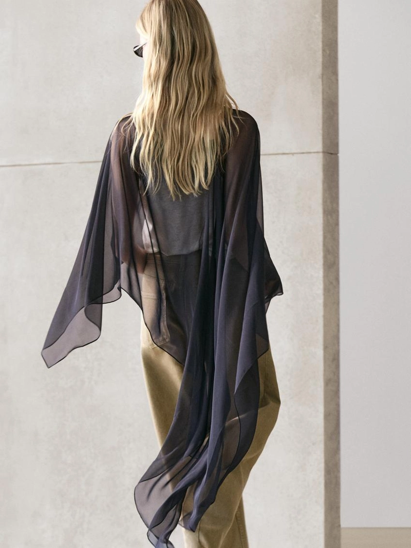 Асимметричная накидка из шелка