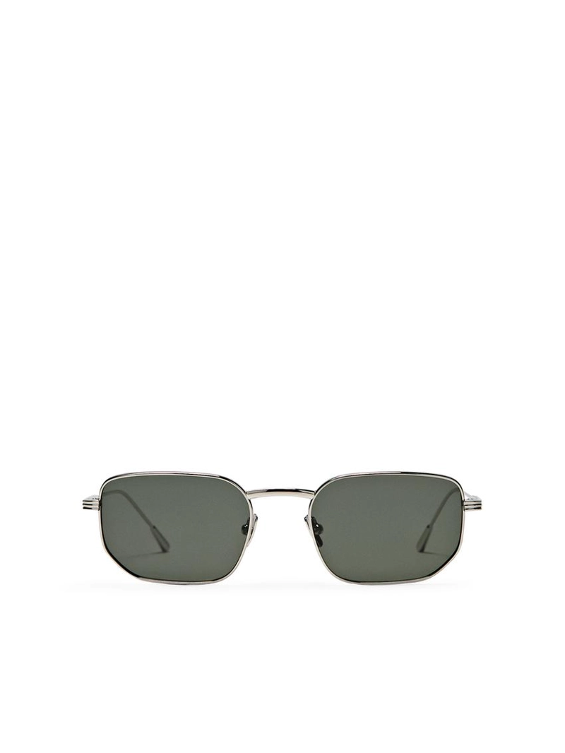 Солнечные очки с металлической оправой