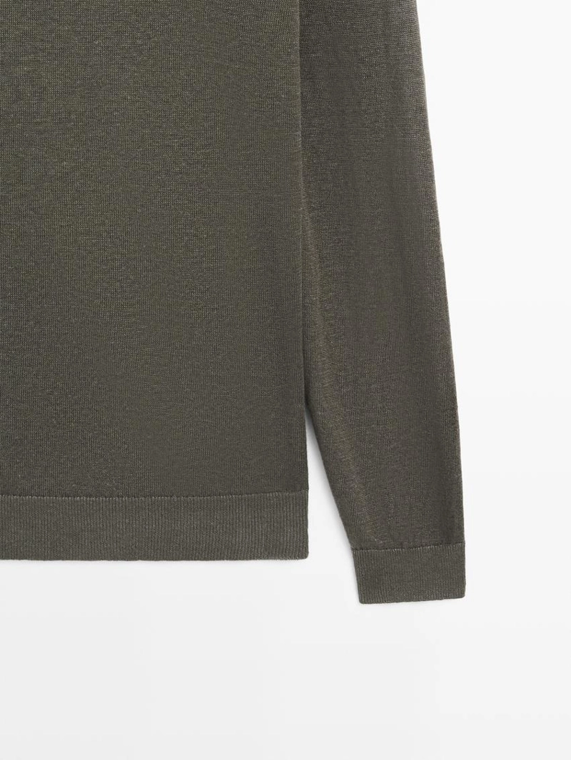 Свитер с круглым воротом из льна