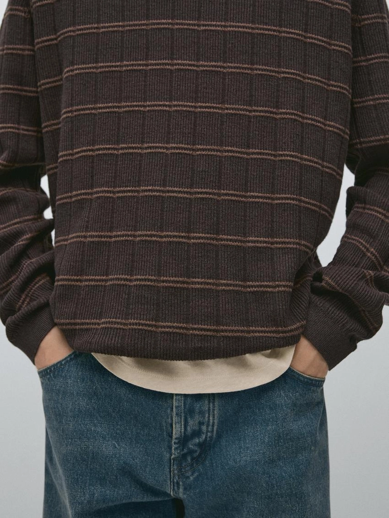 Джемпер из вязаного трикотажа в полоску с круглым вырезом