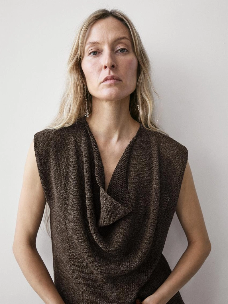 Топ с асимметричным воротником