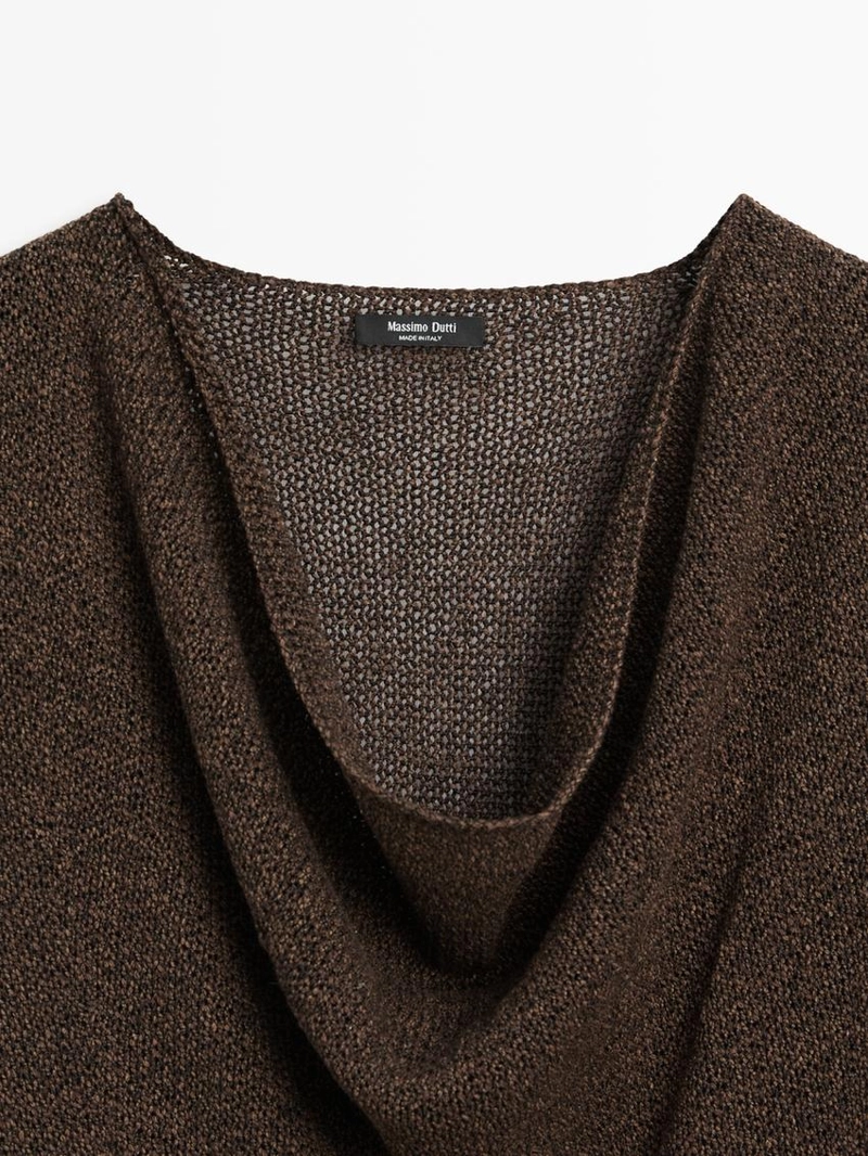 Топ с асимметричным воротником