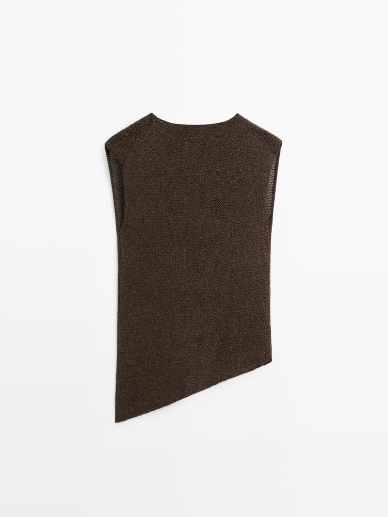 Топ с асимметричным воротником