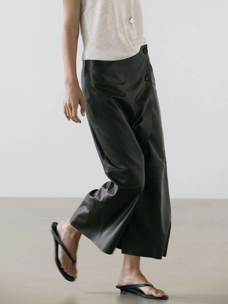 Юбка-миди из натуральной кожи с швами