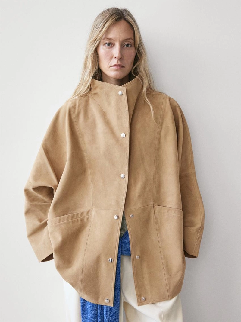 Плащ из замши с пуговицами