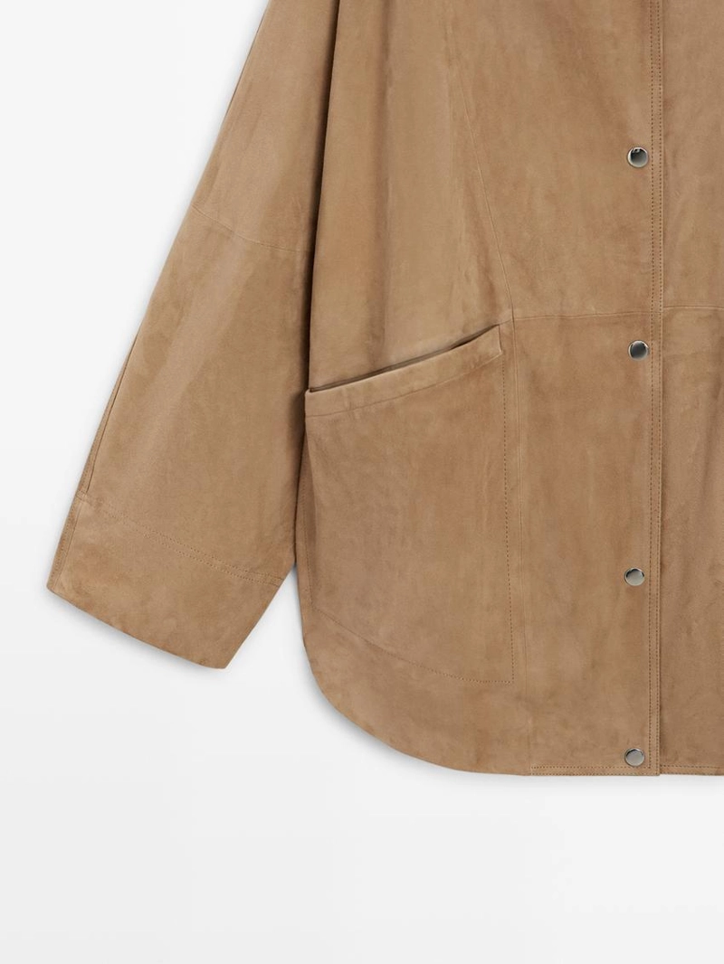 Плащ из замши с пуговицами