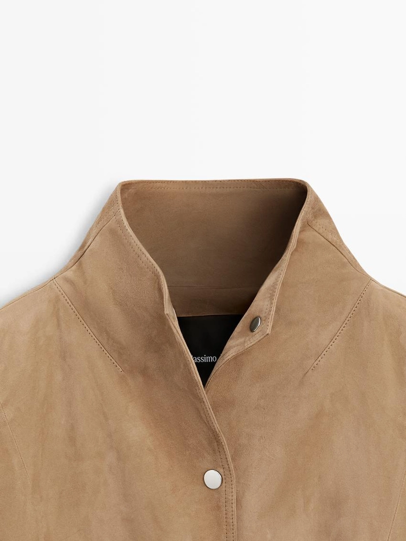 Плащ из замши с пуговицами