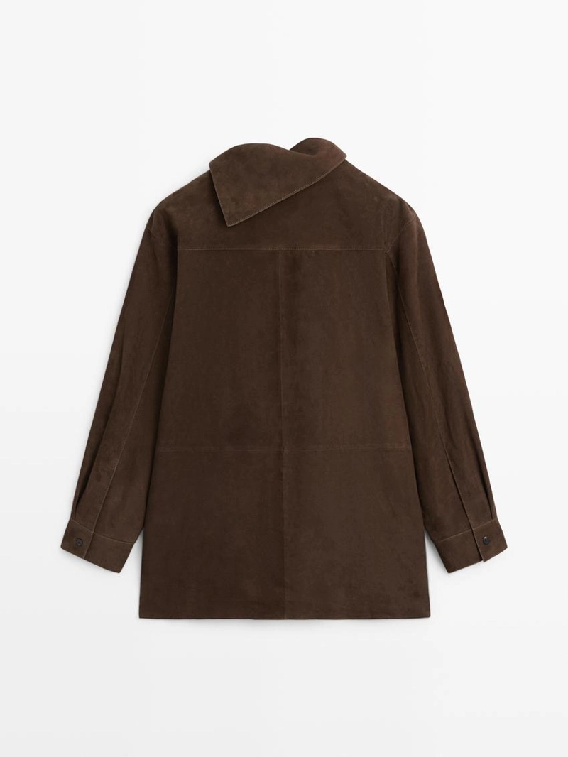 Блуза из замши с объемным стойкой под горло