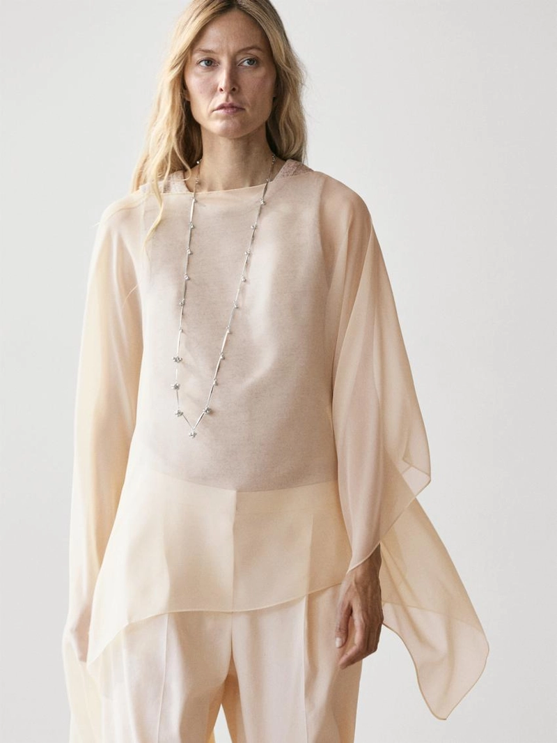 Косынка из шелка с асимметричным кроем