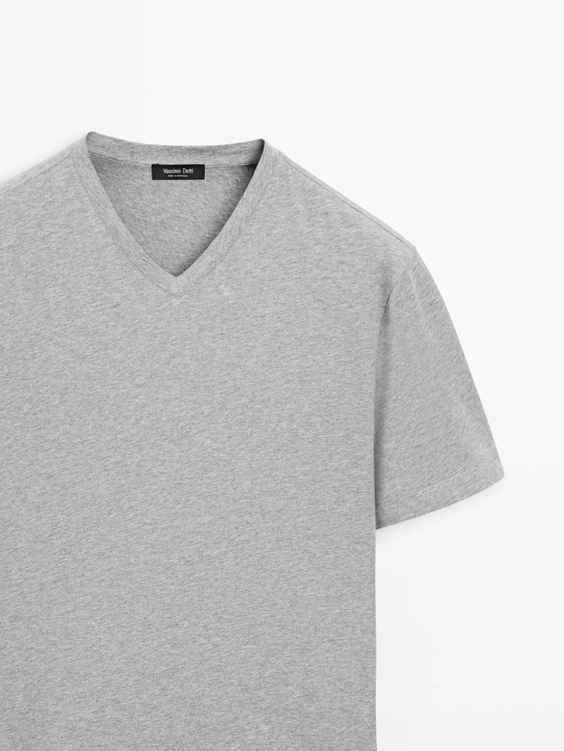 Футболка с v-образным вырезом из 100% хлопка