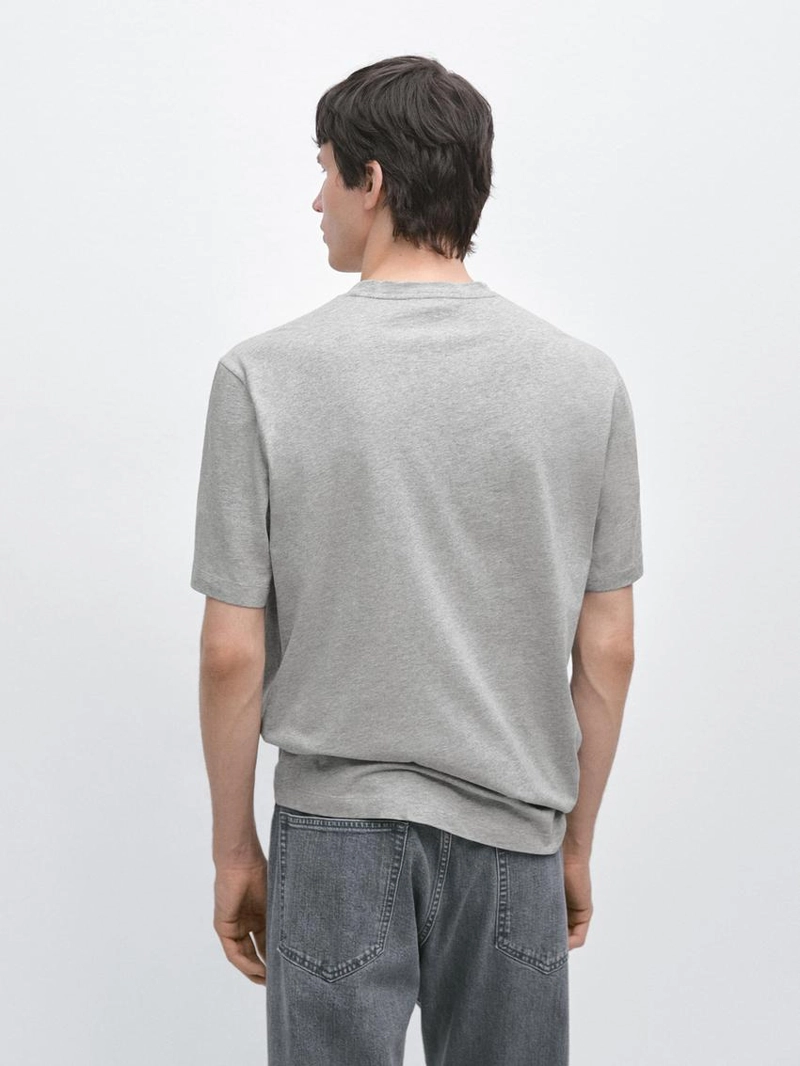 Футболка с v-образным вырезом из 100% хлопка