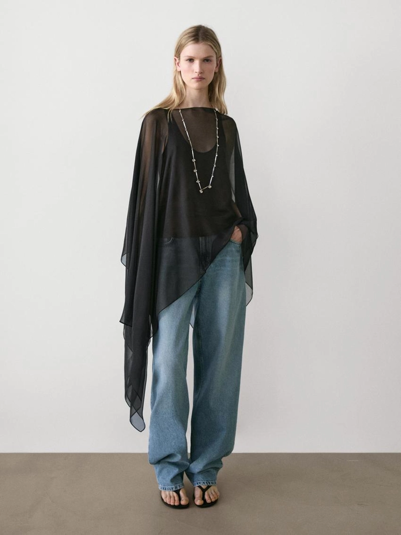 Капа из шелка с асимметричным кроем