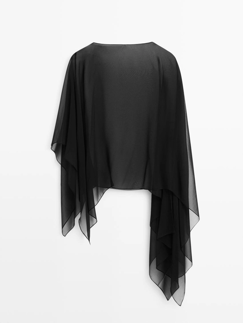 Капа из шелка с асимметричным кроем