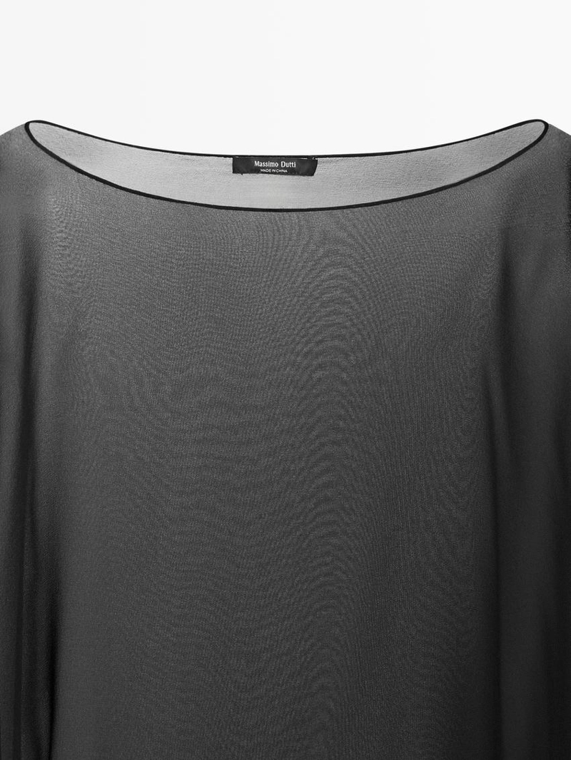 Капа из шелка с асимметричным кроем