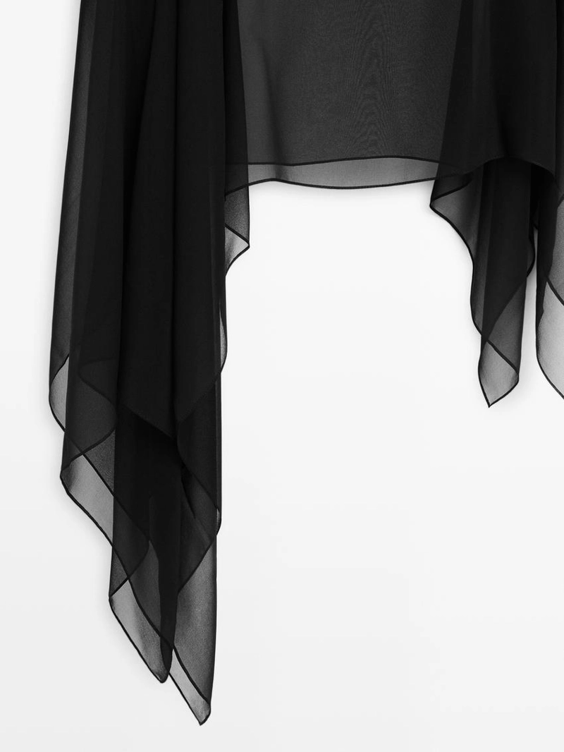 Капа из шелка с асимметричным кроем