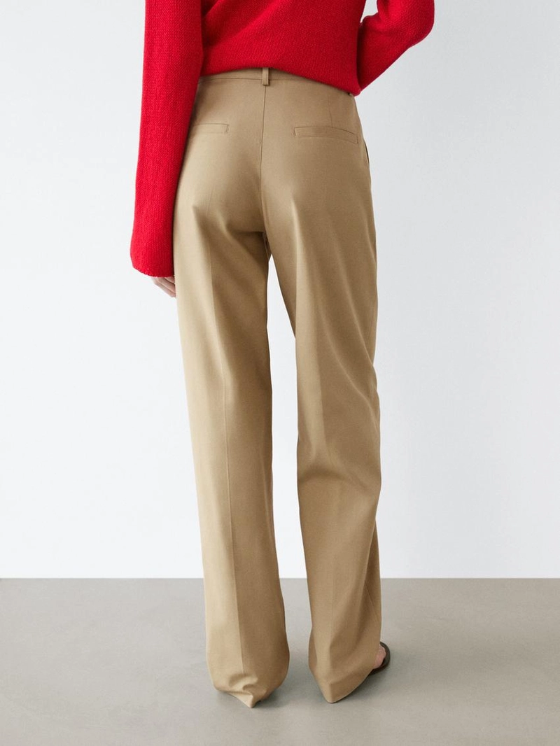 Брюки прямого кроя с защипами