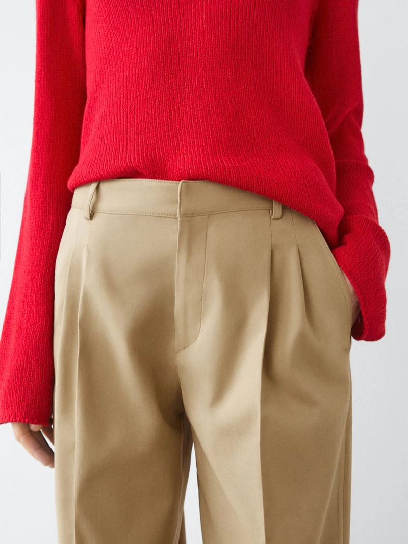 Брюки прямого кроя с защипами