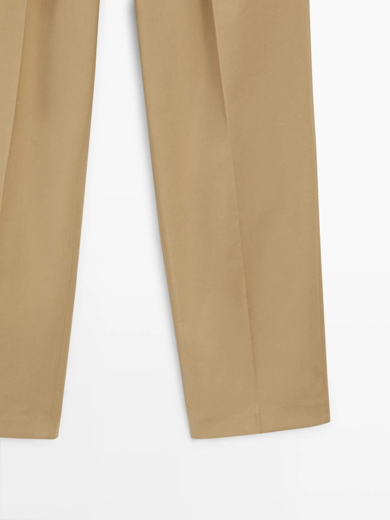 Брюки прямого кроя с защипами