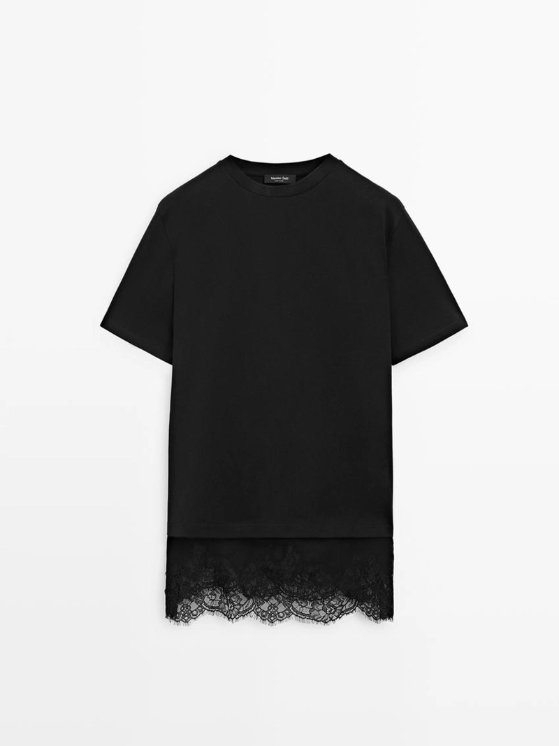 Футболка с короткими рукавами и кружевными деталями