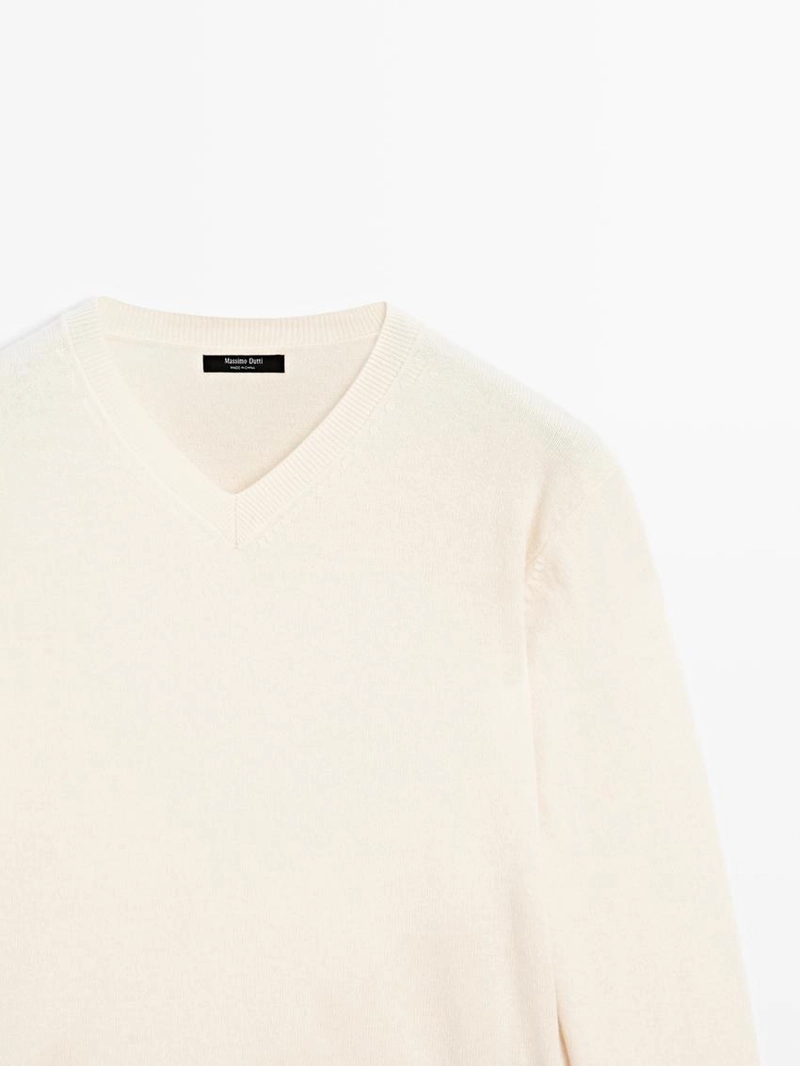 Свитер с v-образным вырезом из шерстяной смеси